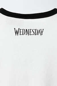 T-SHIRT CÔTELÉ WEDNESDAY ©