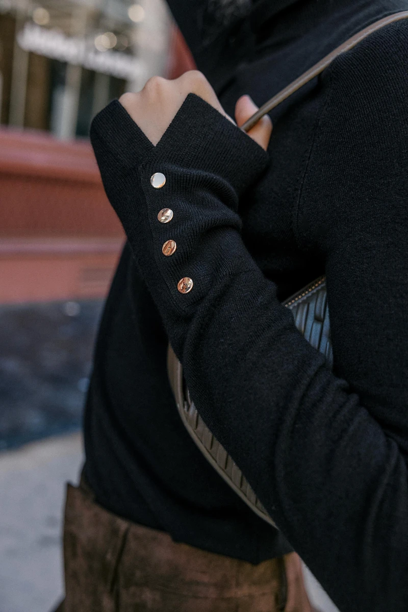 BASIC HIGH NECK KNIT SWEATER
