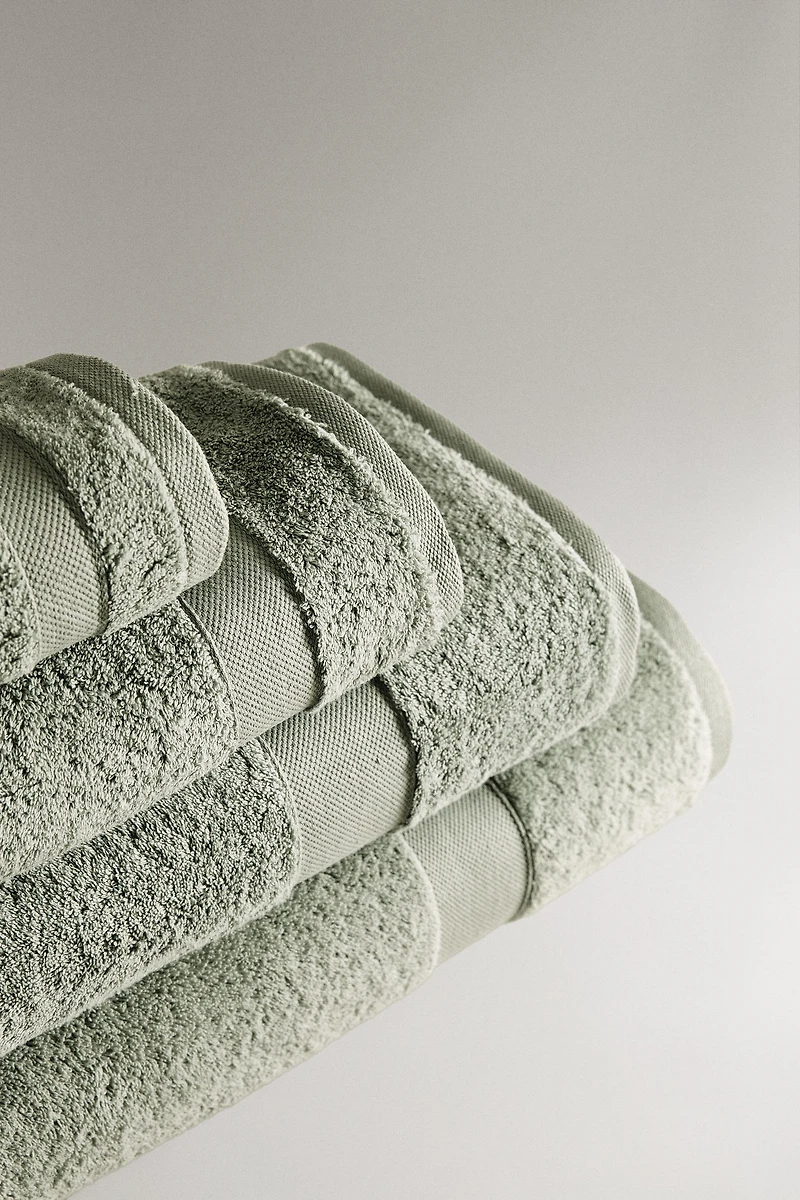 PREMIUM COTTON BATH TOWEL