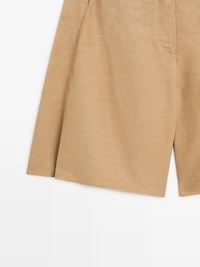 Short flowing Bermuda shorts