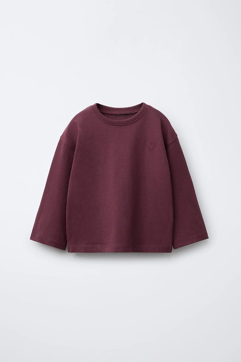 BASIC EMBROIDERED HEART T-SHIRT