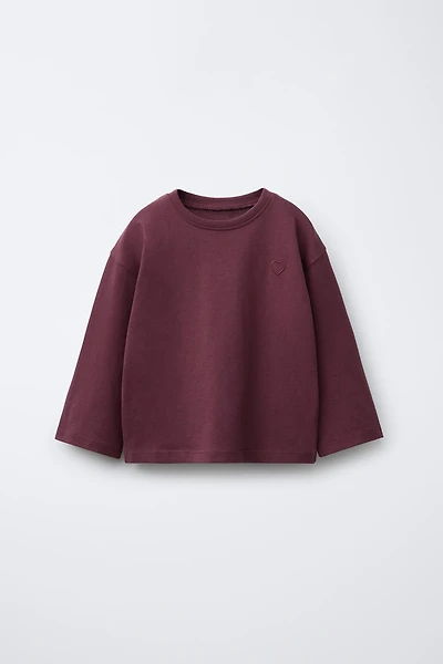 BASIC EMBROIDERED HEART T-SHIRT