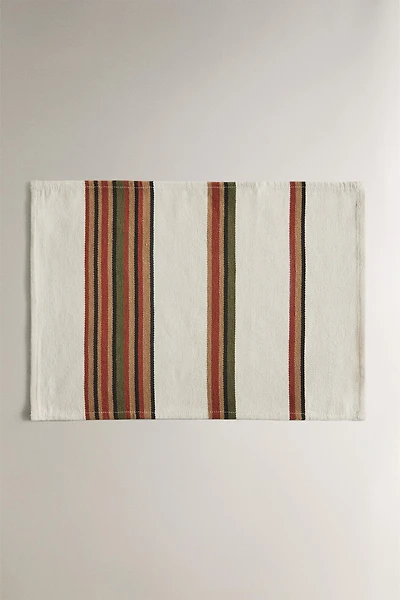 PLACEMAT WITH COLORED STRIPES