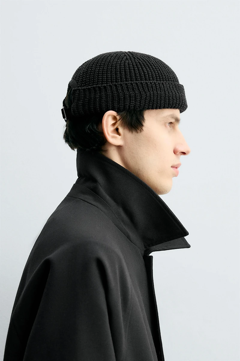SHORT KNIT HAT