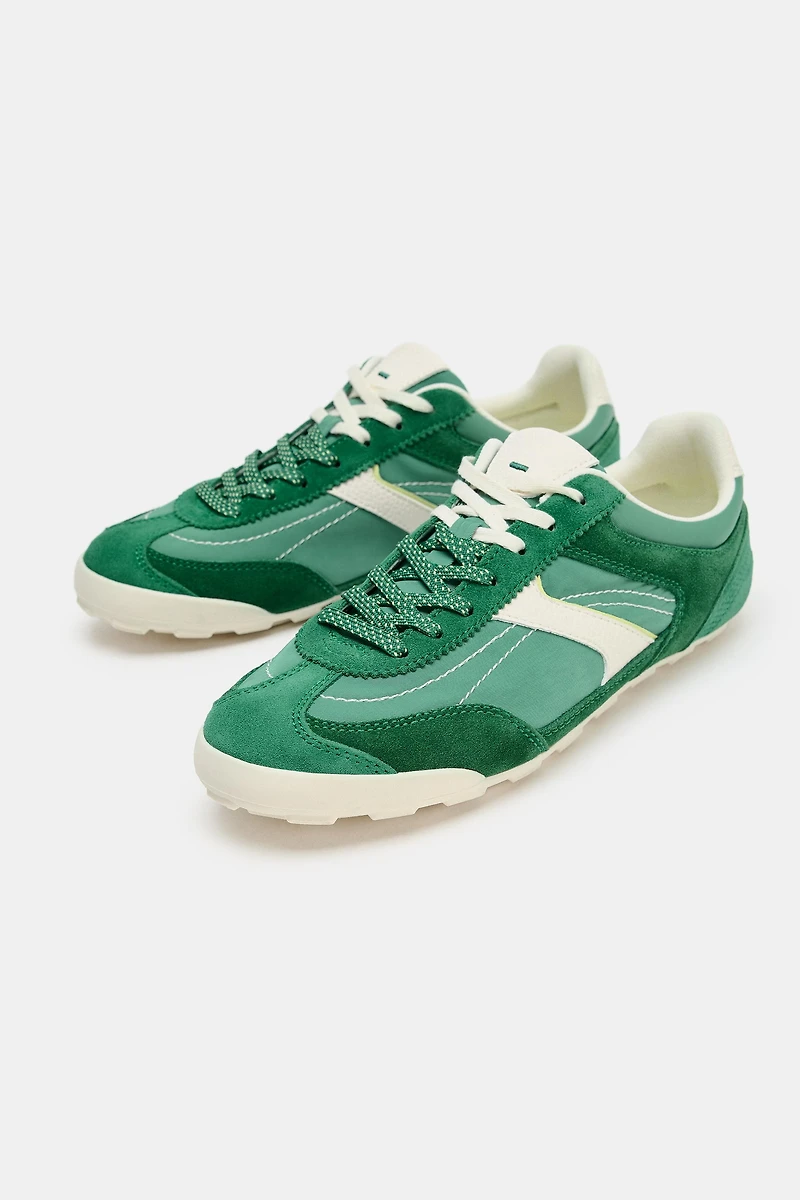 RUNNING SNEAKERS