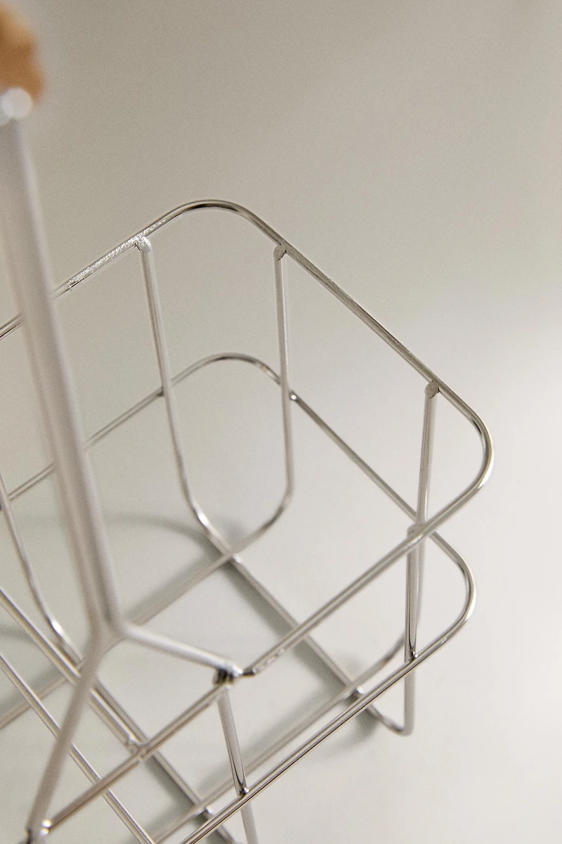 METAL BASKET WITH WOODEN HANDLE