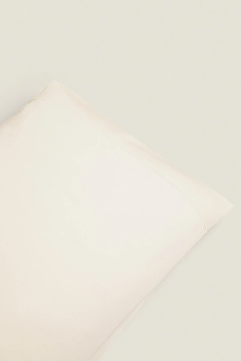 SATEEN PILLOWCASE WITH FESTOON DESIGN (300 THREAD COUNT)