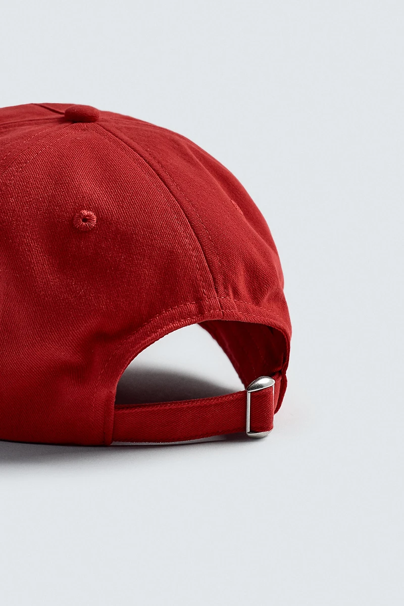 CASQUETTE À PIÈCES EN CONTRASTE