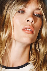 CONTRAST TRIM T-SHIRT