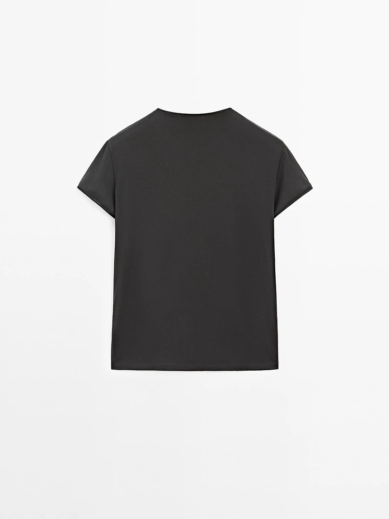 Flowing short sleeve T-shirt