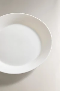 WHITE GLASS DINNER PLATE