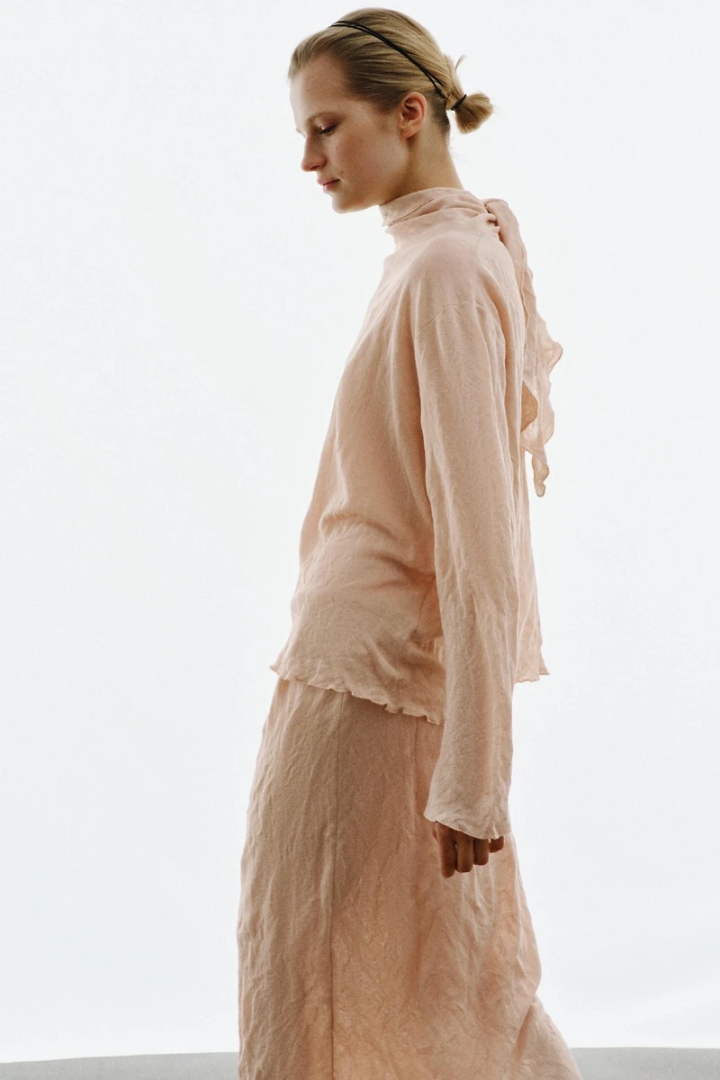 CRUMPLED EFFECT BOW KNIT JUMPER