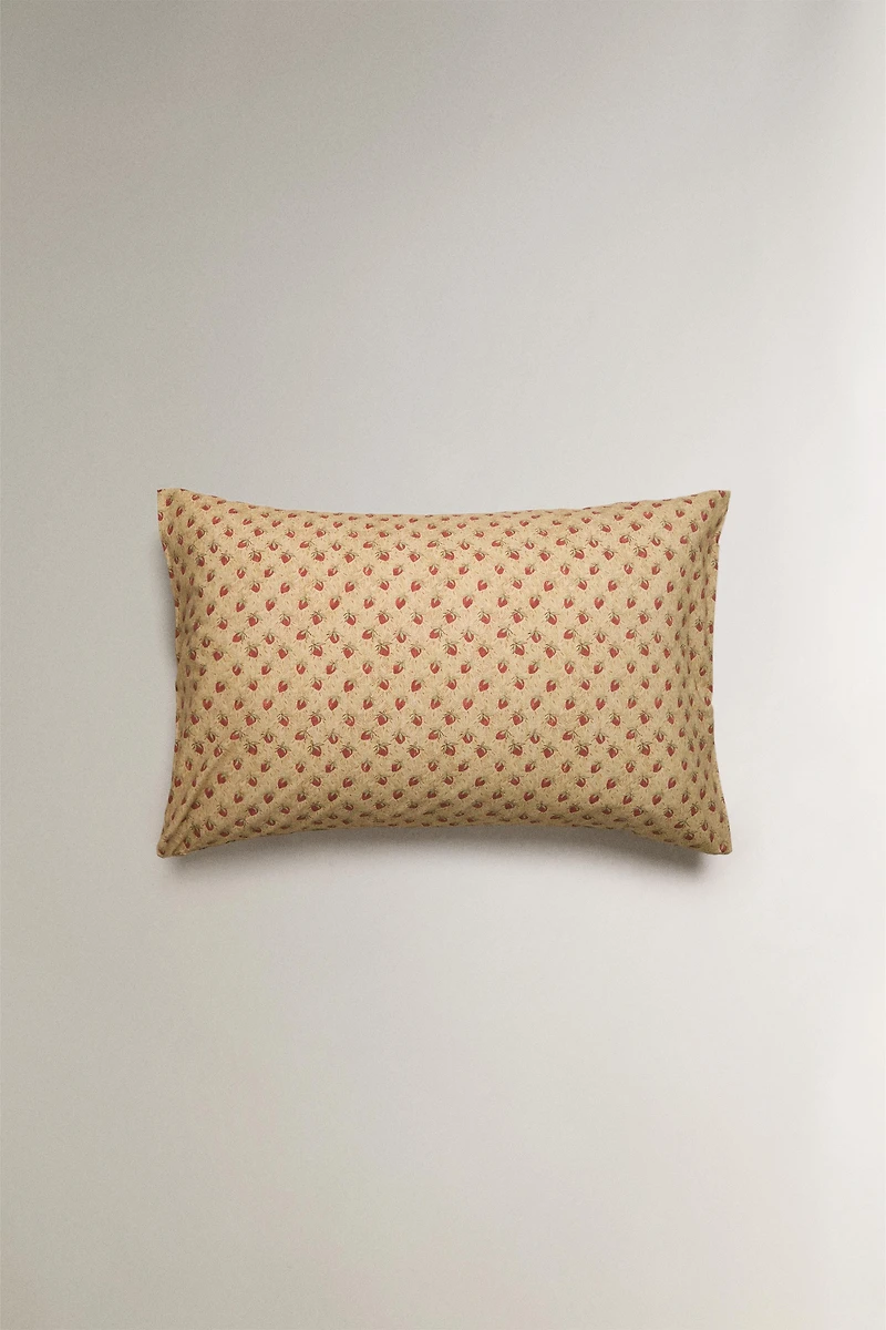 TAIE D'OREILLER PERCALE FRAISES | KATHARINE POLE