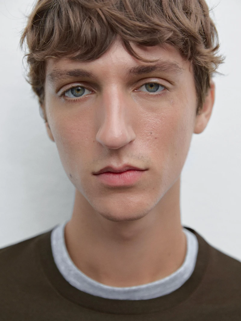 Merino wool crew neck knit sweater