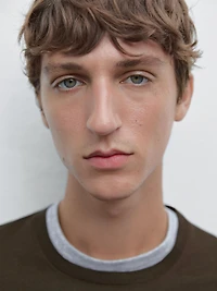 Merino wool crew neck knit sweater