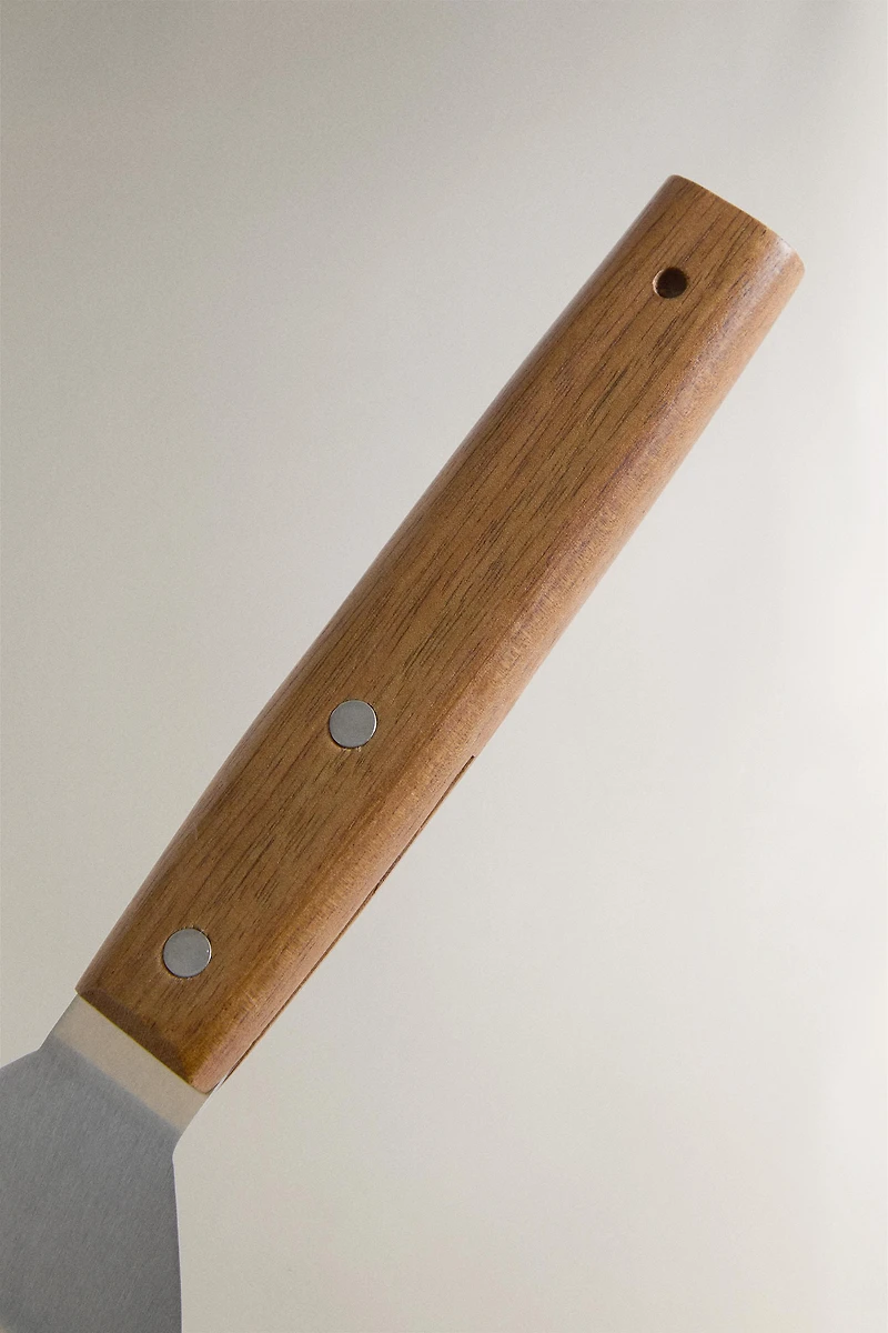STEEL AND WOOD BURGER SPATULA