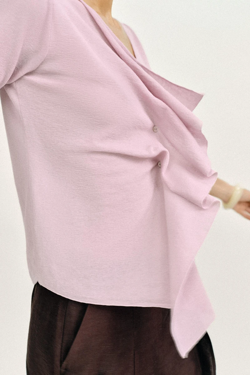 RUFFLED KNIT TOP