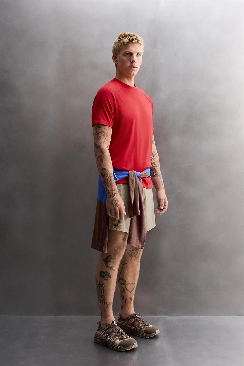 SEAMLESS TECHNICAL T-SHIRT