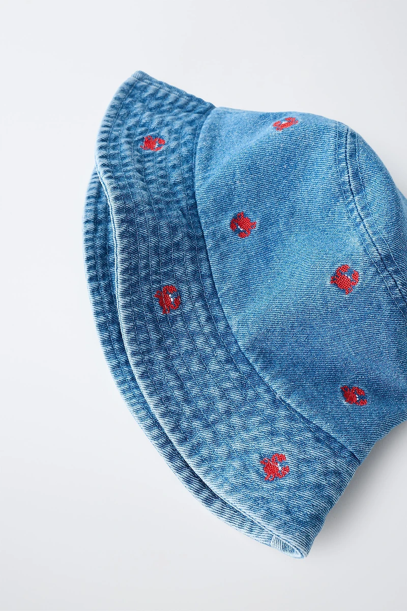 EMBROIDERED CRAB DENIM BUCKET HAT