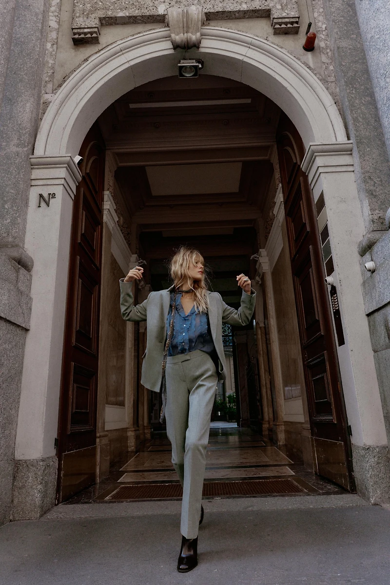 LOW RISE FLARE PANTS