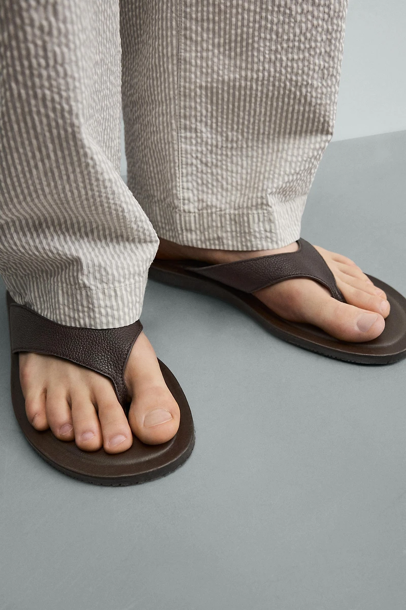 LEATHER STRAP SANDALS