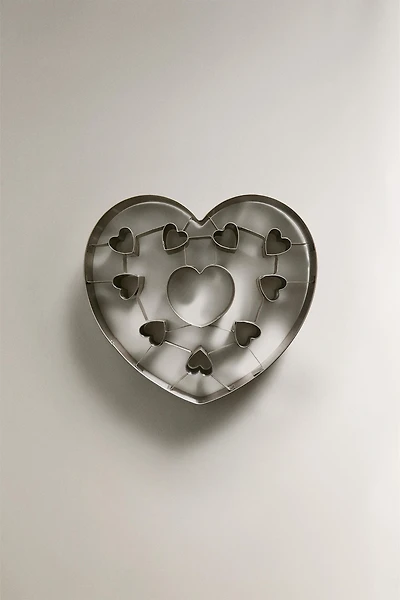 STEEL HEART BAKING MOULD