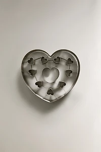 STEEL HEART BAKING MOULD
