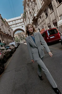 ONE-BUTTON TAILORED BLAZER