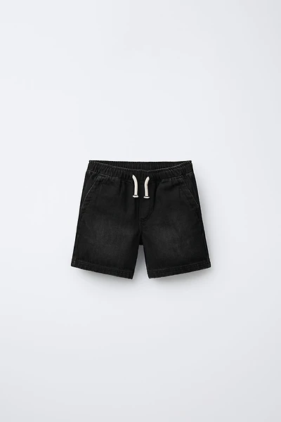 DENIM SHORTS WITH LABEL