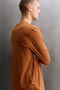 LONG SLEEVE GRAVEL TECHNICAL TEXTURED WEAVE T-SHIRT