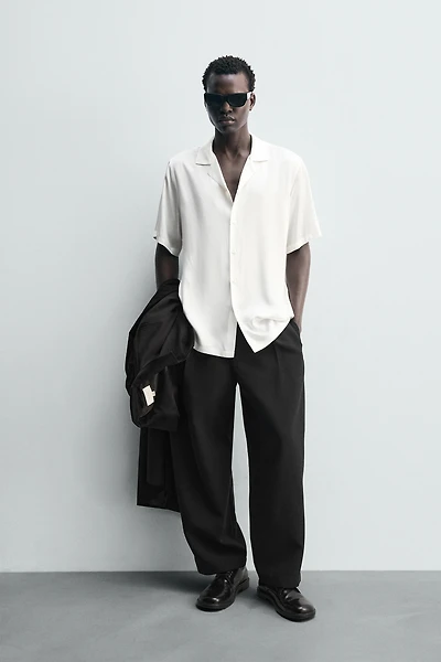 REGULAR FIT SATIN EFFECT SHIRT