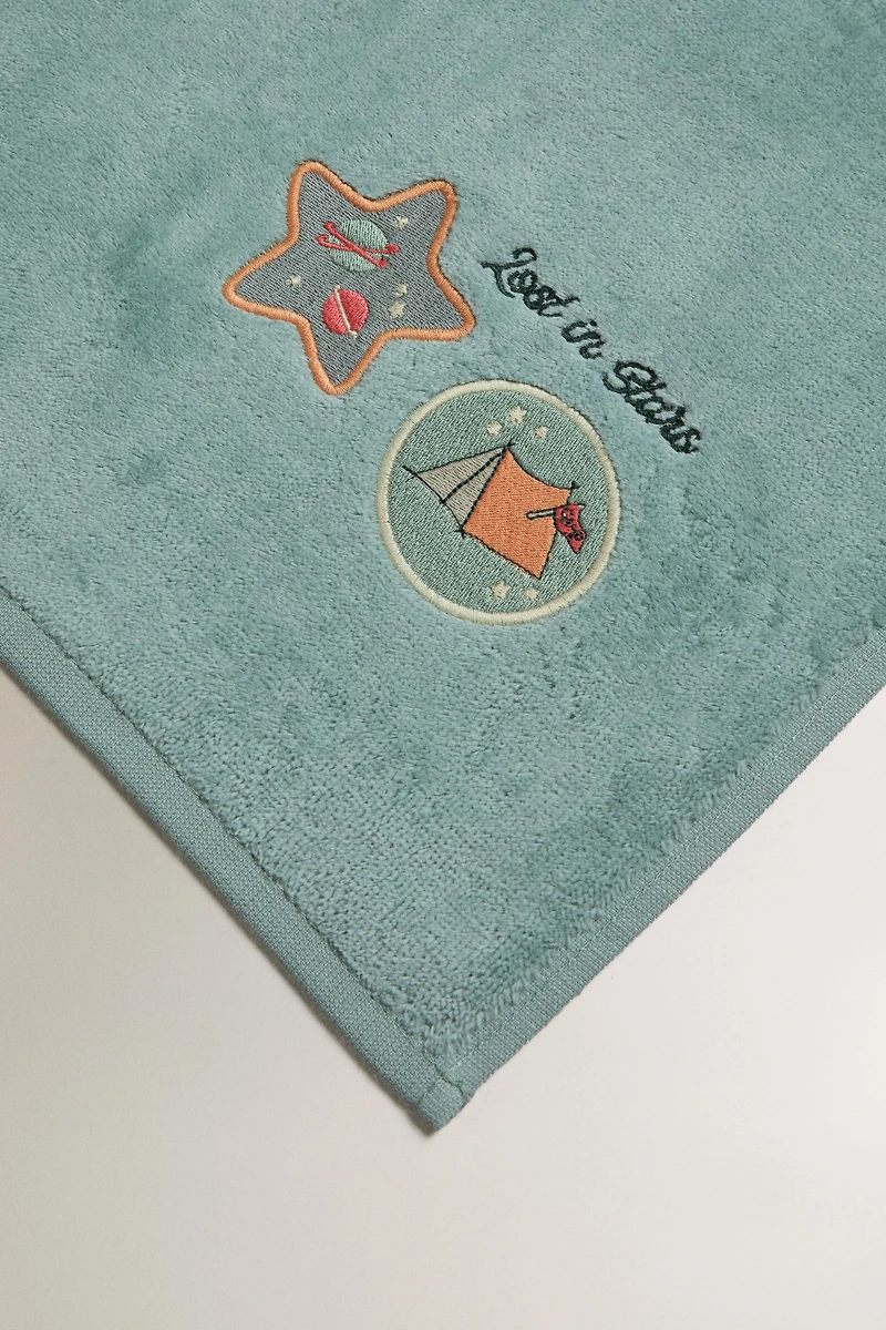 CHILDREN'S VELOUR TOWEL WITH SPACE PATCHES