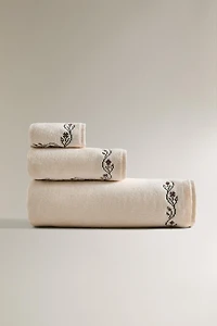 EMBROIDERED CROSS STITCH BATH TOWEL