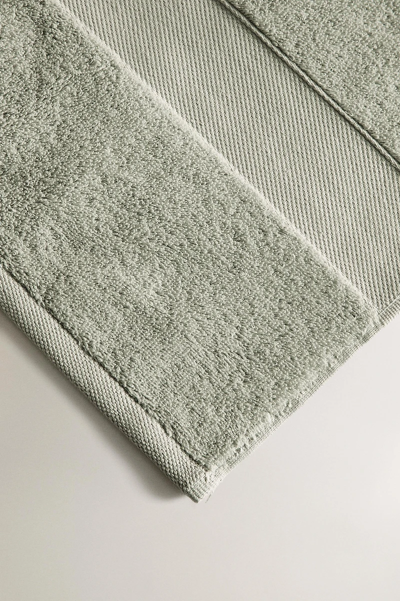 PREMIUM COTTON BATH TOWEL