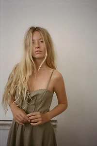 ROBE COURTE EN POPELINE BRODÉE