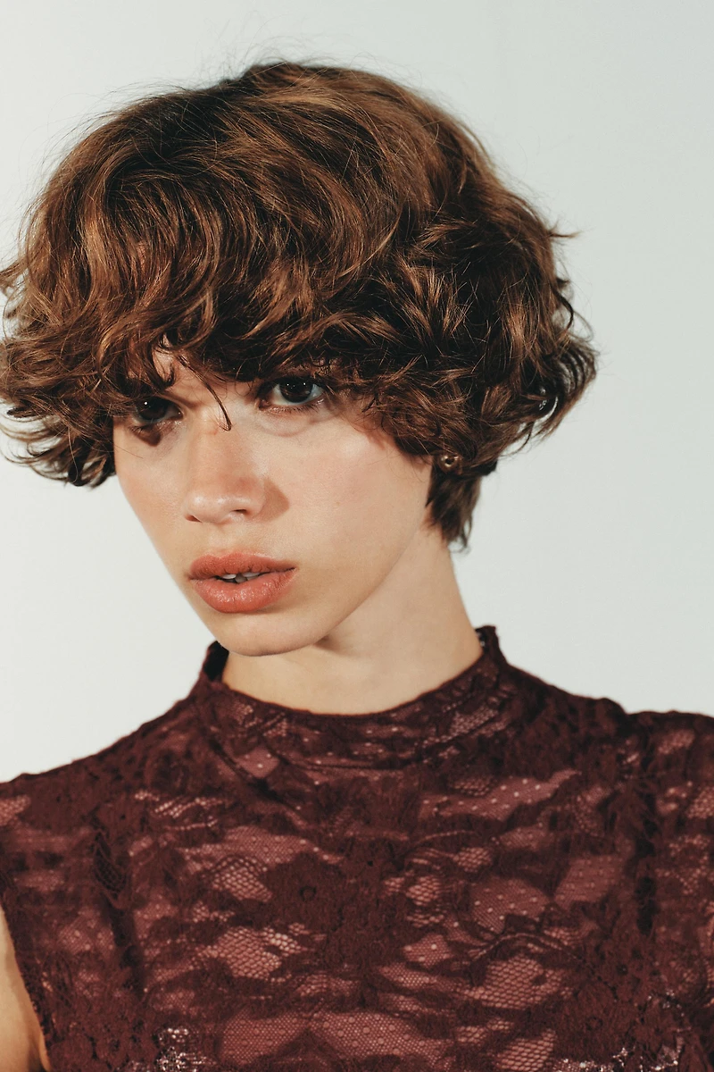 LACE TOP