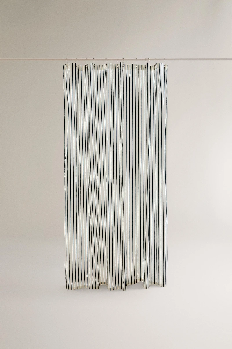 STRIPED SHOWER CURTAIN
