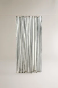 STRIPED SHOWER CURTAIN
