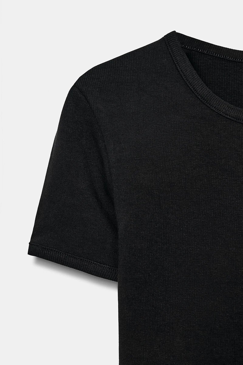 CONTRAST TRIM T-SHIRT