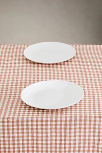 MATCHING LINEN TABLECLOTH WITH A GINGHAM DESIGN