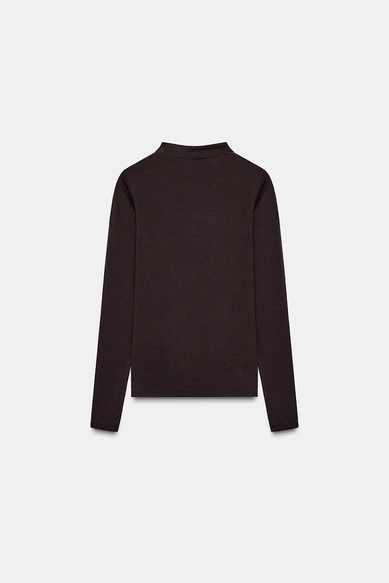 TURTLENECK T-SHIRT