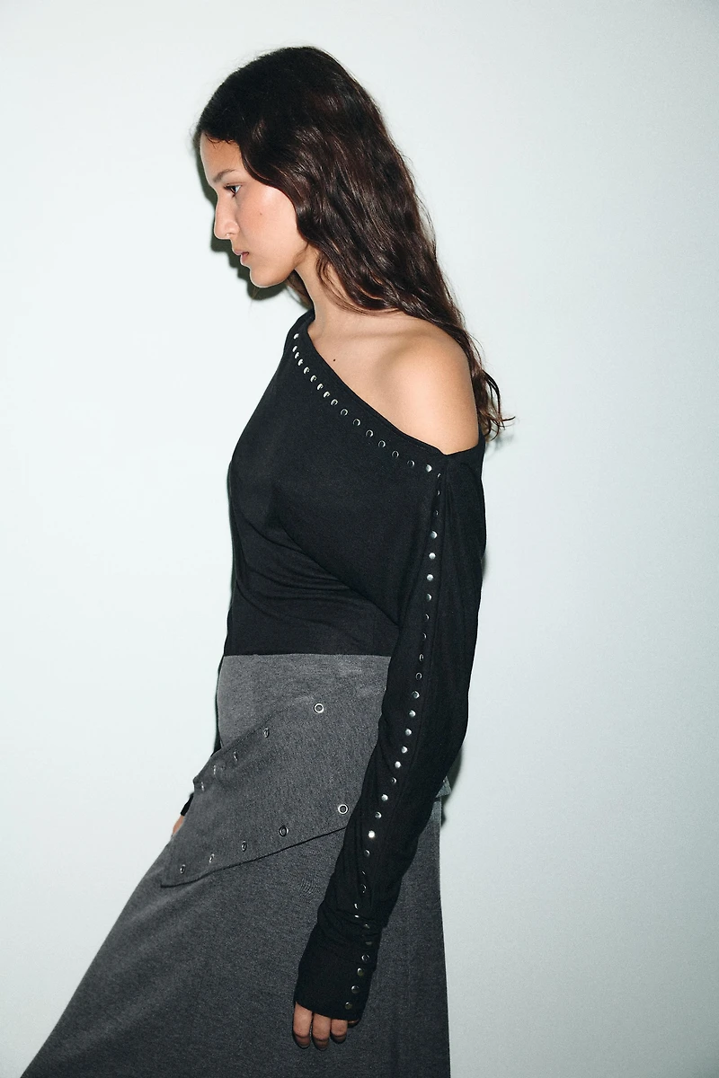 BATWING SLEEVE T-SHIRT WITH STUDS