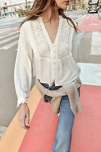 EMBROIDERED BLOUSE