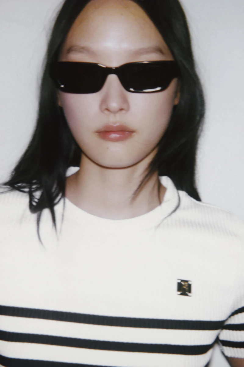 ZARA STRIPED BROOCH T-SHIRT