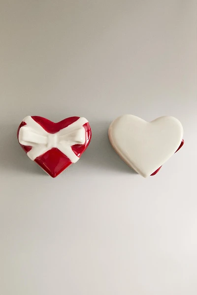 SALT AND PEPPER CHRISTMAS GIFT SHAKER SET