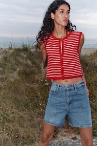 BUTTONED JACQUARD VEST TOP