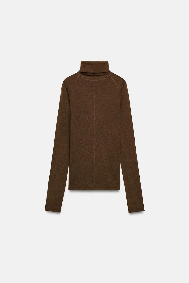 PULL EN MAILLE À COL MONTANT AVEC LAINE