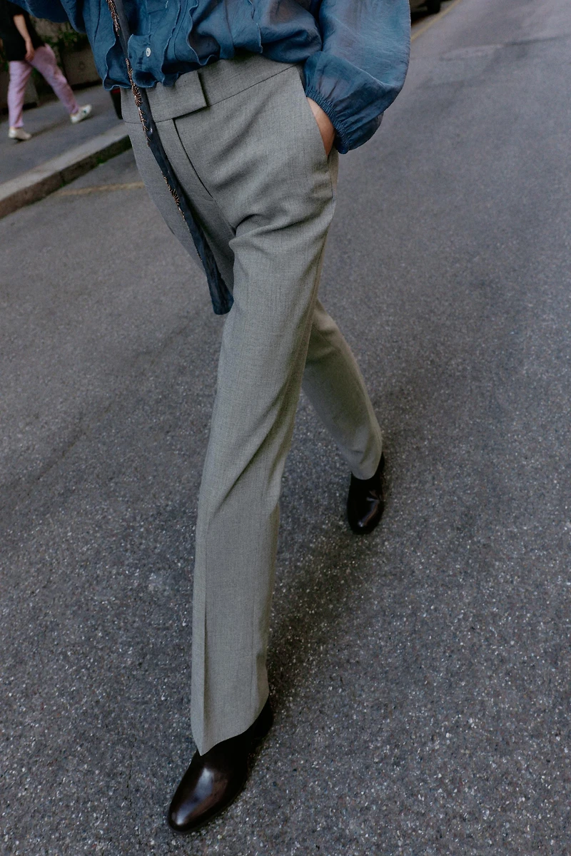 LOW RISE FLARE PANTS