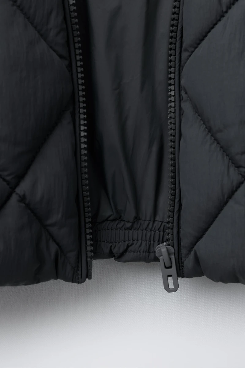 VESTE REMBOURRÉE À CAPUCHE AMOVIBLE