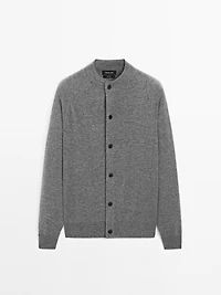 Knit cardigan with raglan sleeves